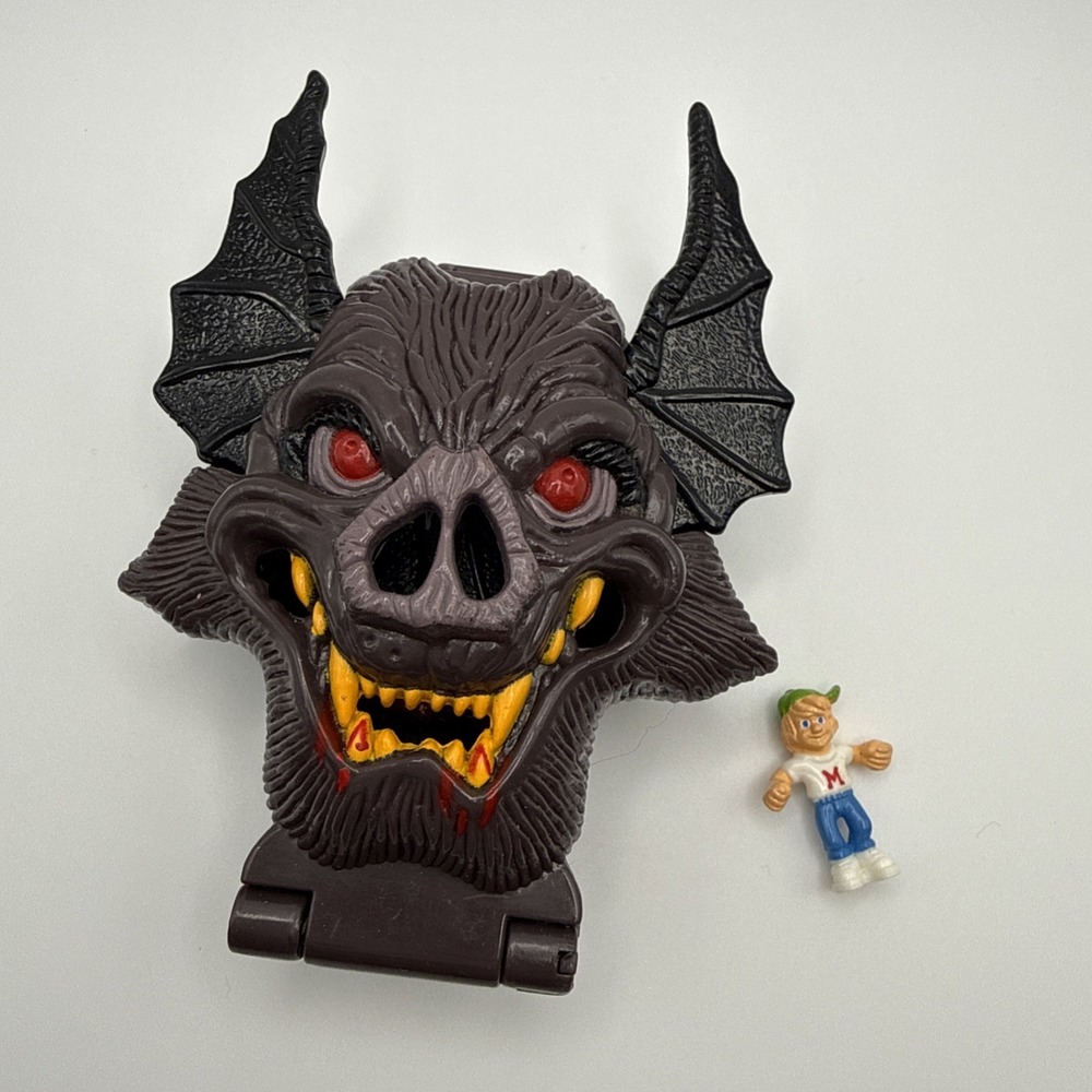 Mighty Max Defeats Vamp Biter Horror Head Playset Bluebird 1992 Complete